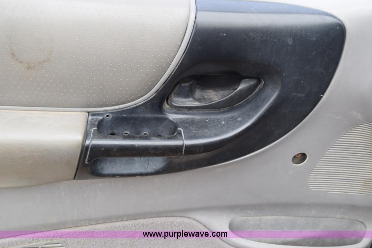 image for item J6628 1995 Mazda B4000 pickup truck