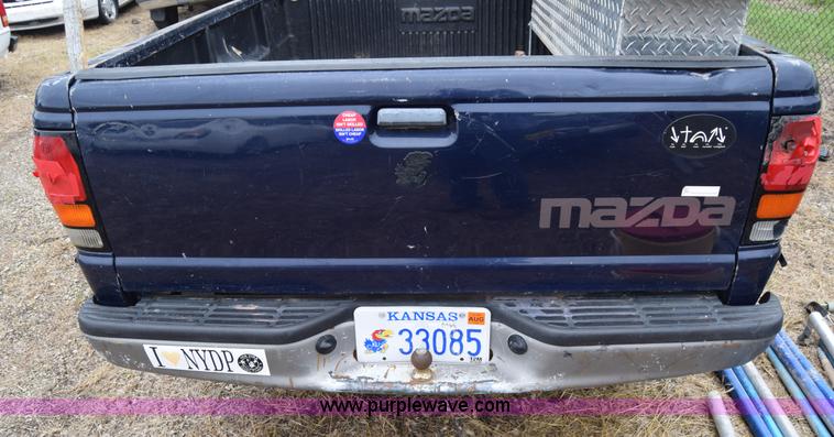 image for item J6628 1995 Mazda B4000 pickup truck