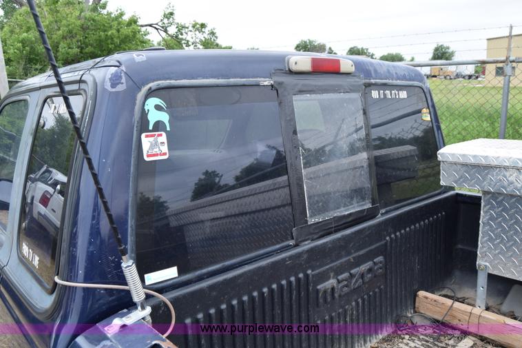 image for item J6628 1995 Mazda B4000 pickup truck