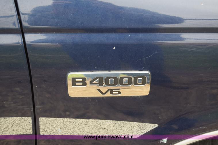 image for item J6628 1995 Mazda B4000 pickup truck