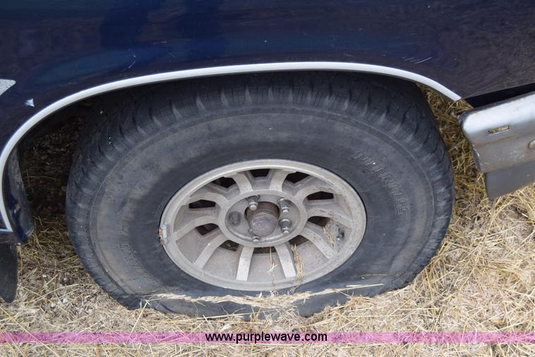 image for item J6628 1995 Mazda B4000 pickup truck