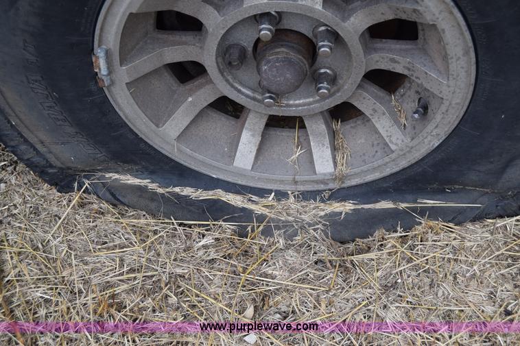 image for item J6628 1995 Mazda B4000 pickup truck