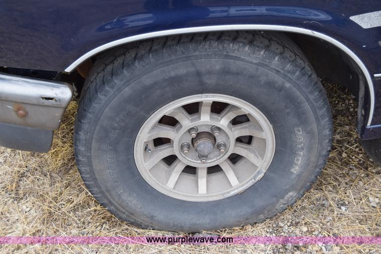 image for item J6628 1995 Mazda B4000 pickup truck