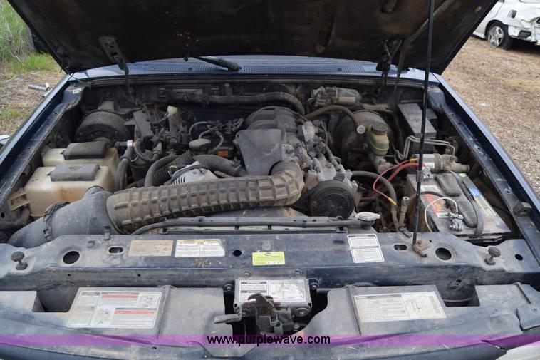 image for item J6628 1995 Mazda B4000 pickup truck