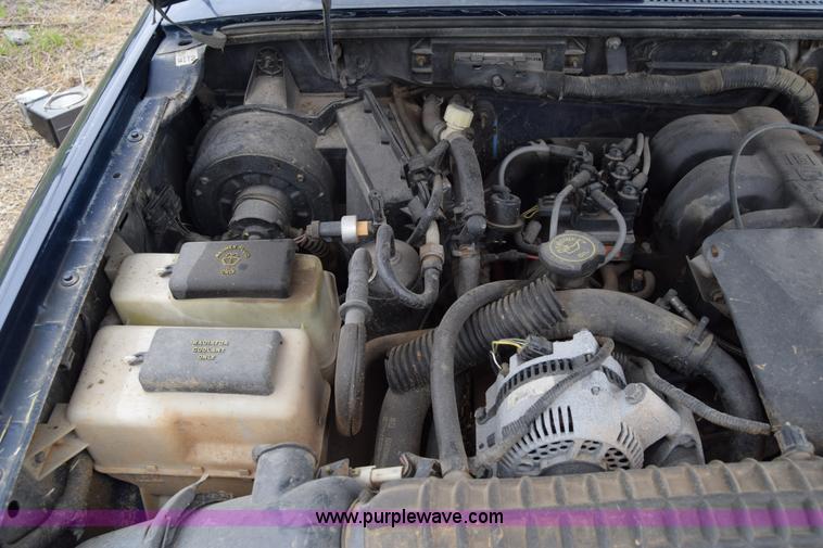 image for item J6628 1995 Mazda B4000 pickup truck