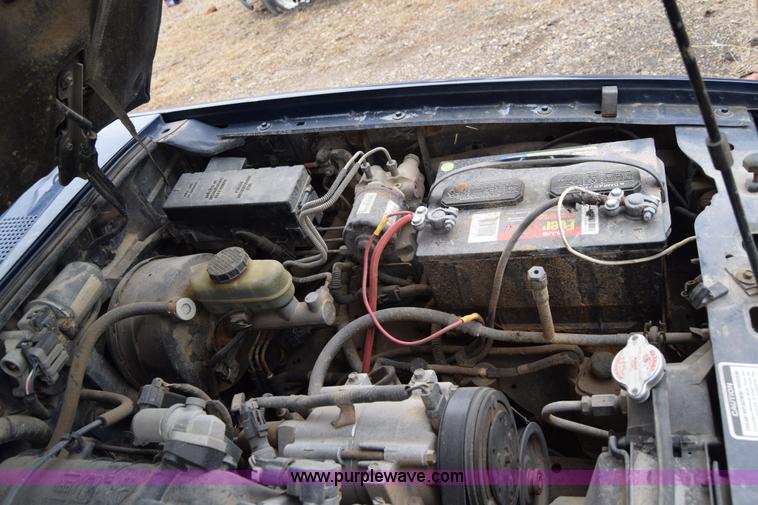 image for item J6628 1995 Mazda B4000 pickup truck