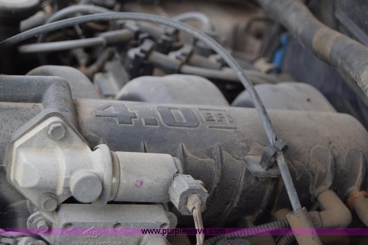 image for item J6628 1995 Mazda B4000 pickup truck