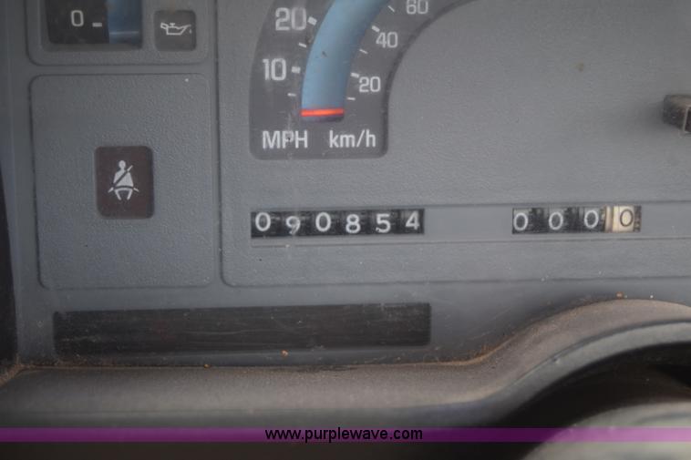 image for item J6629 1986 Chevrolet S10 pickup truck