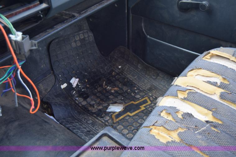 image for item J6629 1986 Chevrolet S10 pickup truck