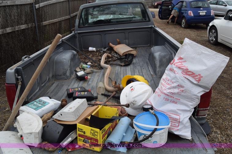 image for item J6629 1986 Chevrolet S10 pickup truck