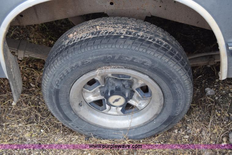 image for item J6629 1986 Chevrolet S10 pickup truck