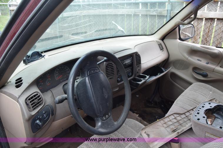 image for item J6630 1998 Ford F150 pickup truck