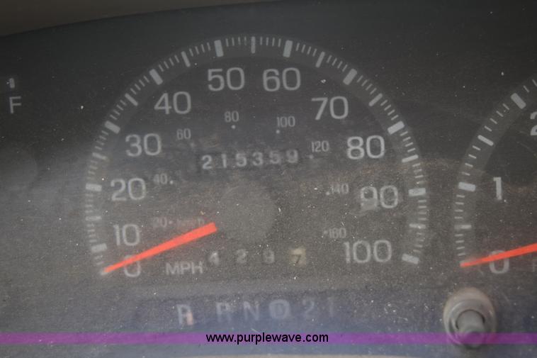 image for item J6630 1998 Ford F150 pickup truck