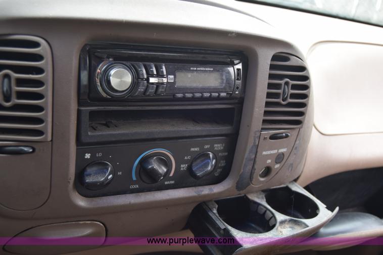 image for item J6630 1998 Ford F150 pickup truck