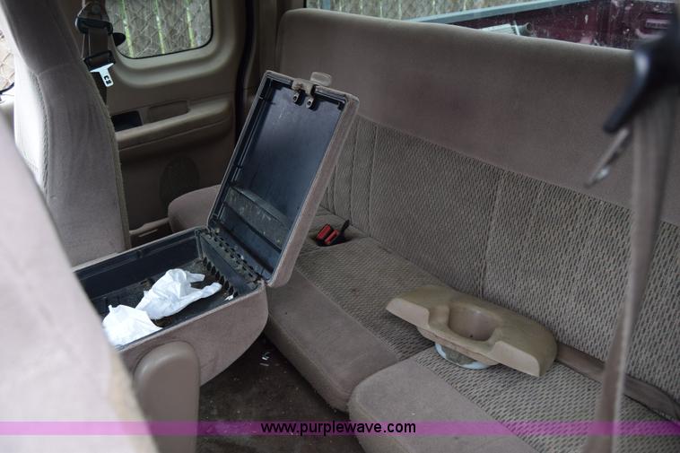 image for item J6630 1998 Ford F150 pickup truck