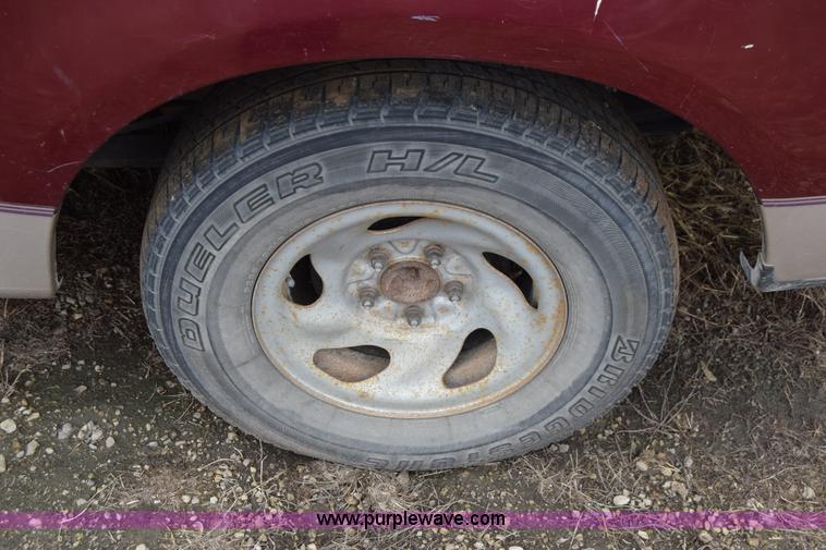 image for item J6630 1998 Ford F150 pickup truck