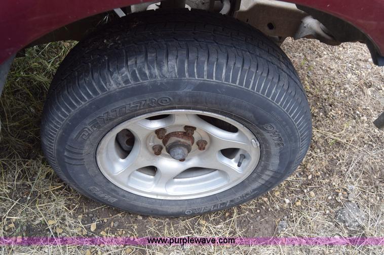 image for item J6630 1998 Ford F150 pickup truck