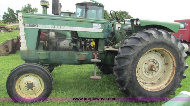 image for item J8502 Oliver 1900 tractor