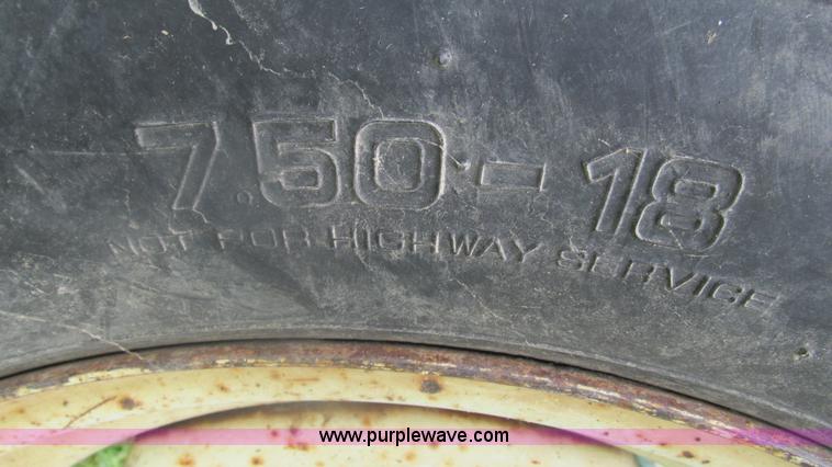 image for item J8502 Oliver 1900 tractor