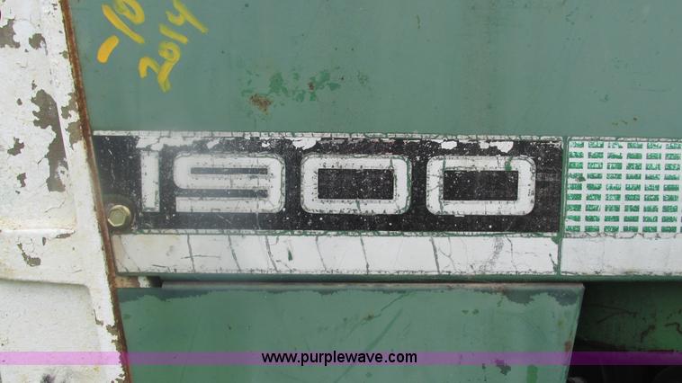 image for item J8502 Oliver 1900 tractor