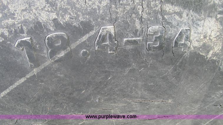 image for item J8502 Oliver 1900 tractor