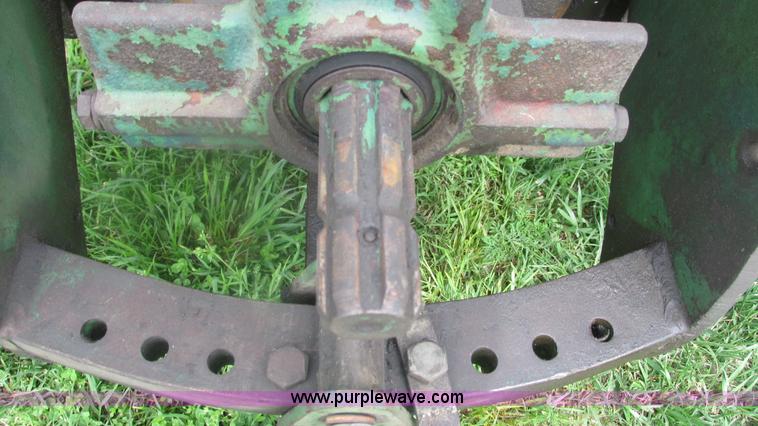 image for item J8502 Oliver 1900 tractor