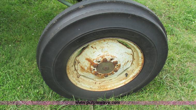 image for item J8502 Oliver 1900 tractor