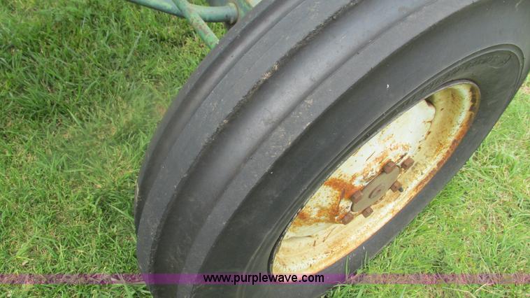 image for item J8502 Oliver 1900 tractor