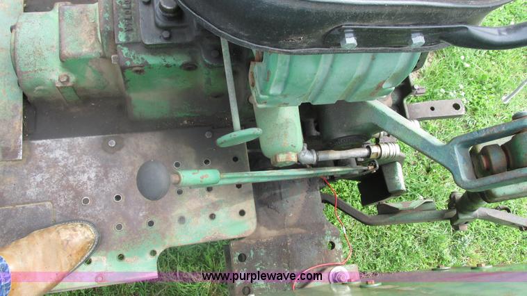 image for item J8502 Oliver 1900 tractor