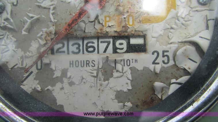 image for item J8502 Oliver 1900 tractor