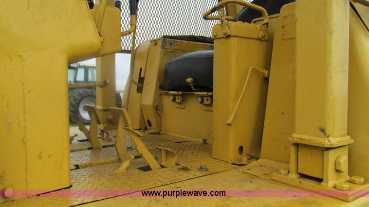 image for item J8509 Komatsu D65E dozer