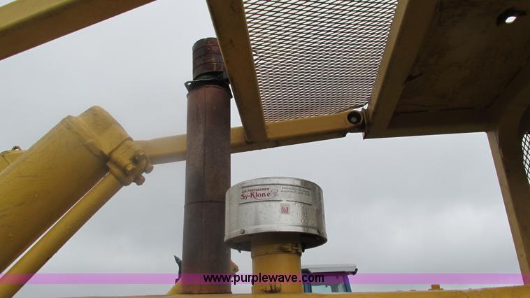 image for item J8509 Komatsu D65E dozer