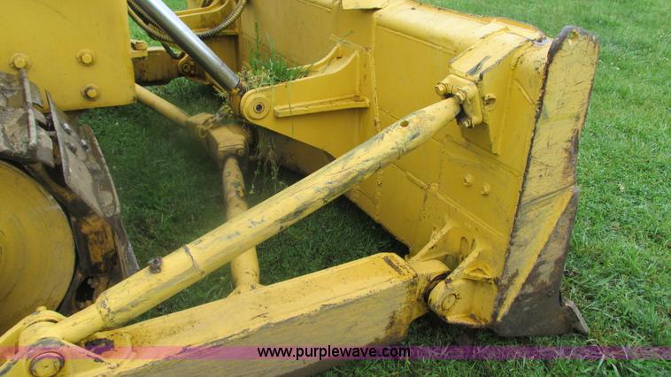 image for item J8509 Komatsu D65E dozer