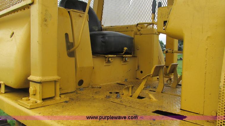 image for item J8509 Komatsu D65E dozer