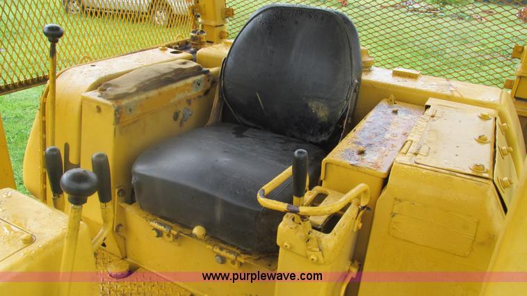 image for item J8509 Komatsu D65E dozer