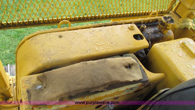 image for item J8509 Komatsu D65E dozer
