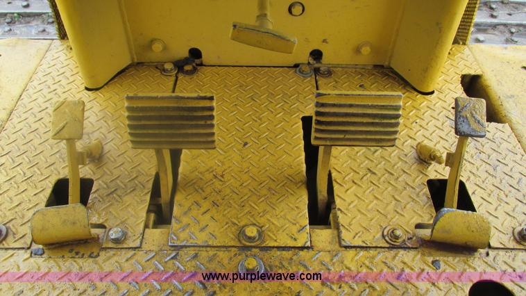 image for item J8509 Komatsu D65E dozer