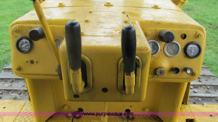 image for item J8509 Komatsu D65E dozer