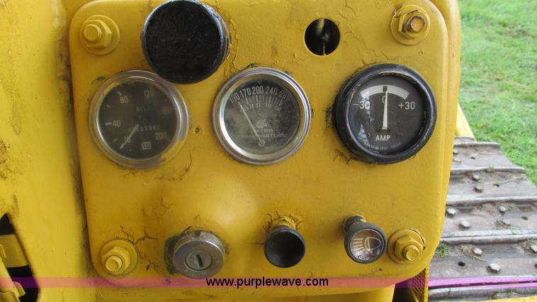 image for item J8509 Komatsu D65E dozer