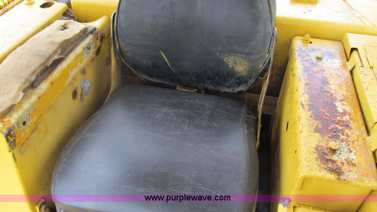 image for item J8509 Komatsu D65E dozer