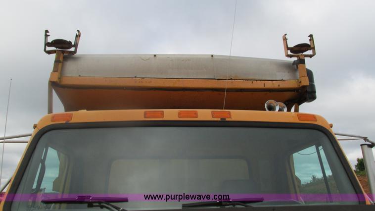 image for item J8511 2000 International 4900 dump truck