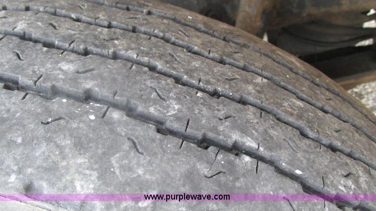 image for item J8511 2000 International 4900 dump truck