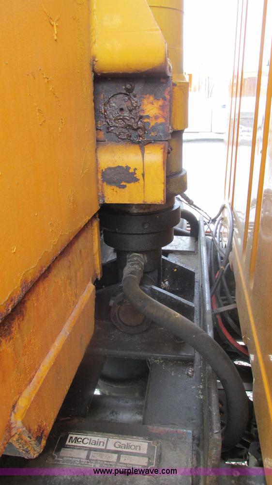 image for item J8511 2000 International 4900 dump truck