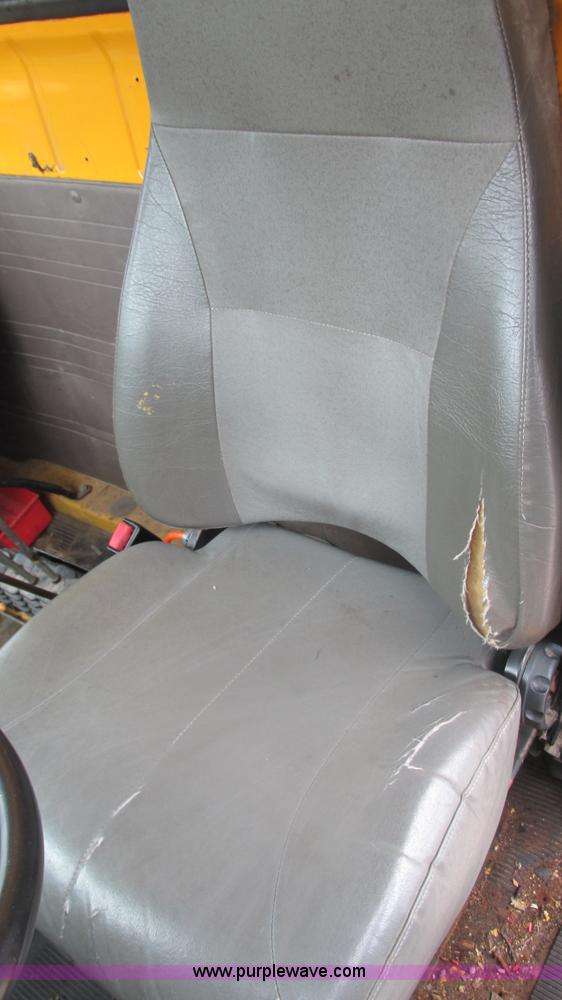 image for item J8511 2000 International 4900 dump truck