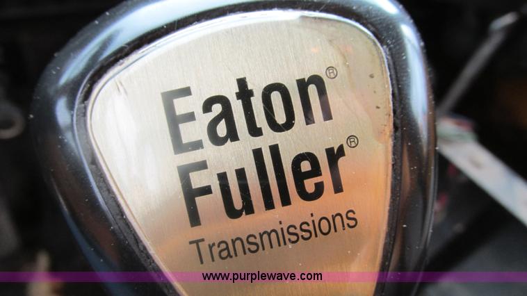 image for item J8511 2000 International 4900 dump truck