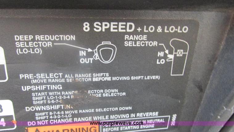 image for item J8511 2000 International 4900 dump truck