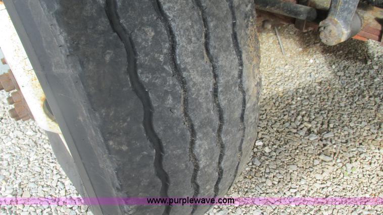 image for item J8513 2002 International 2554 dump truck