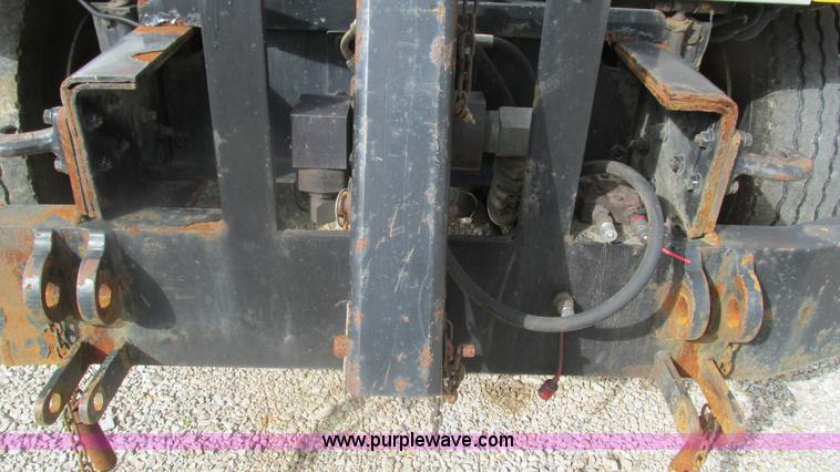 image for item J8513 2002 International 2554 dump truck