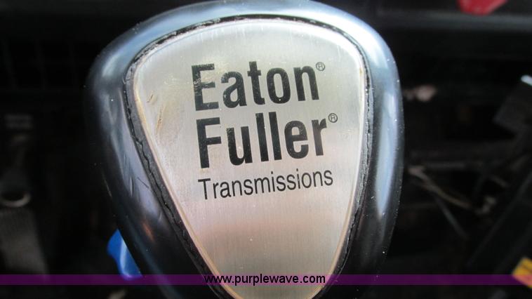 image for item J8513 2002 International 2554 dump truck