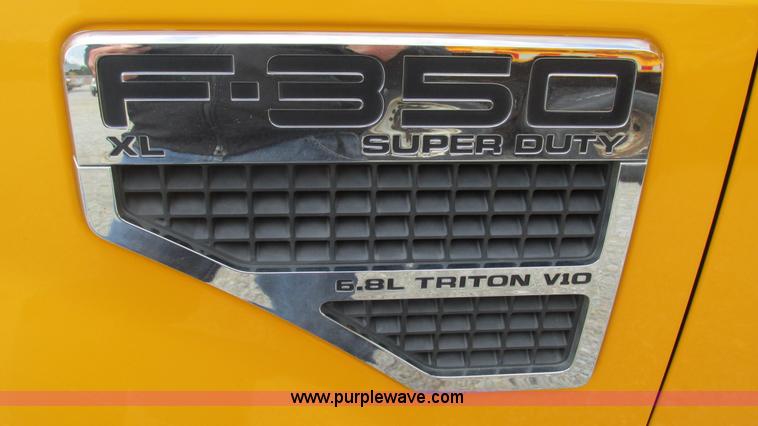 image for item J8514 2008 Ford F350 SuperCab utility truck